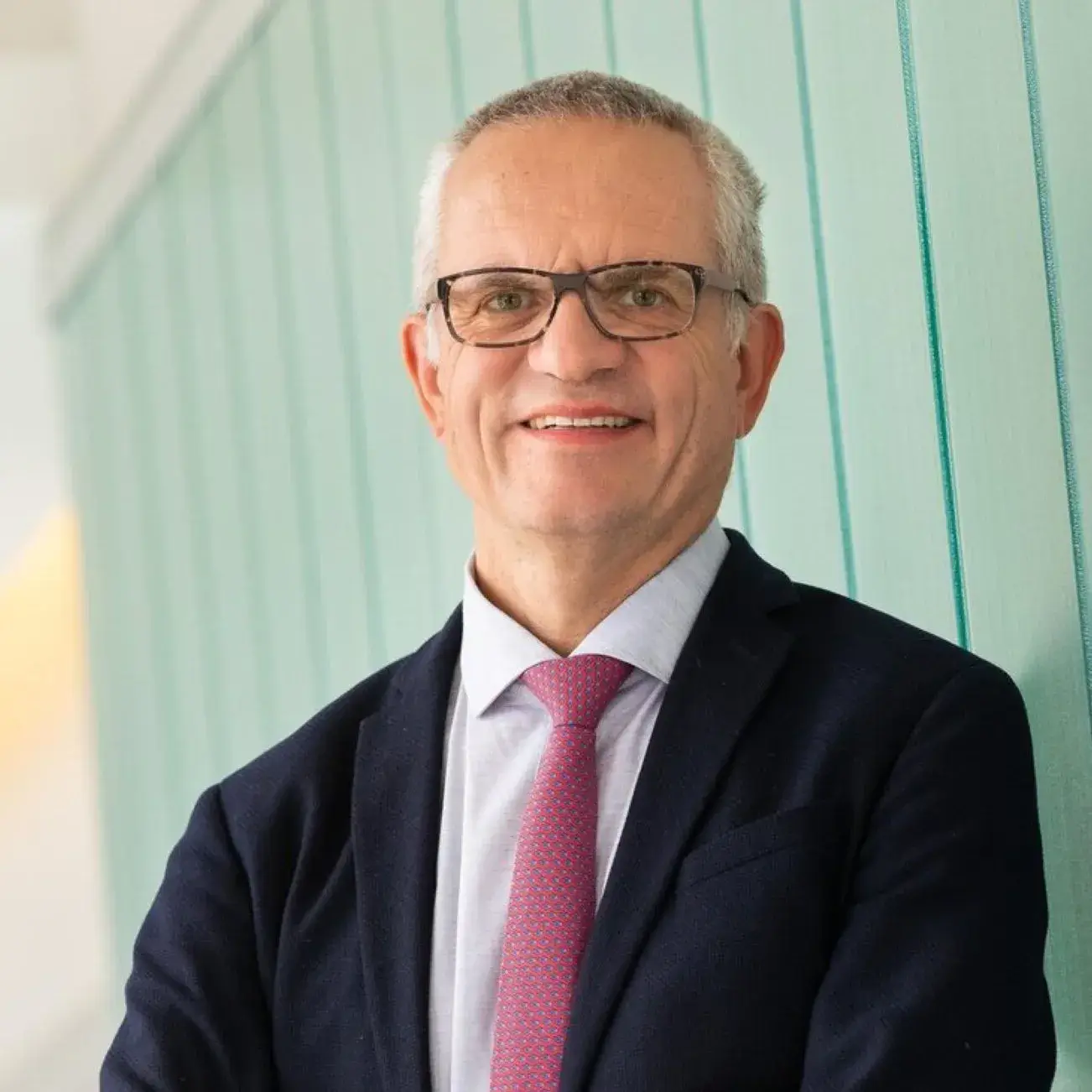 Dr. Vincent Mooser